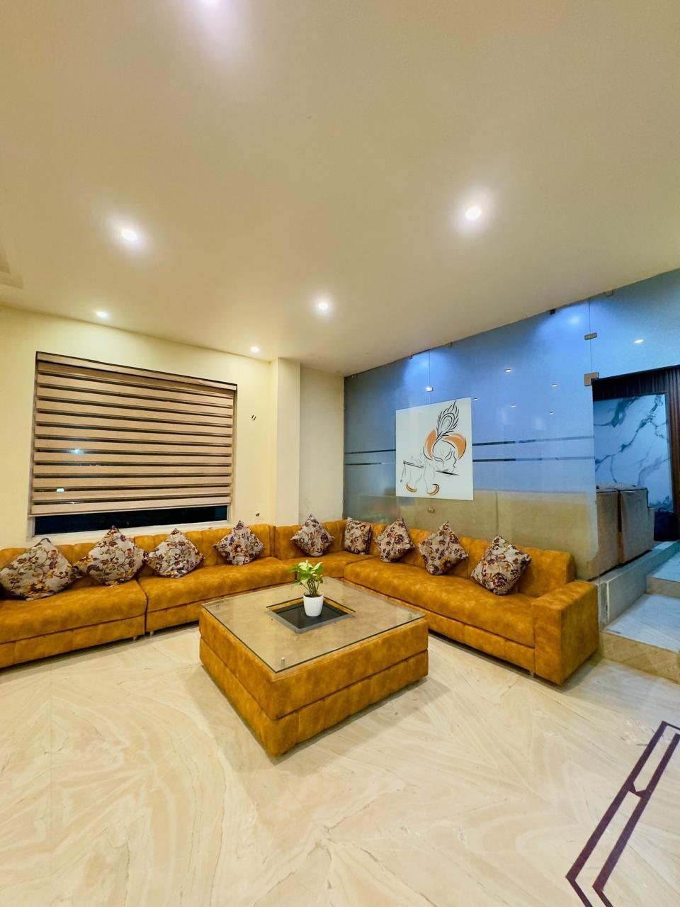 Guest lounge and seating